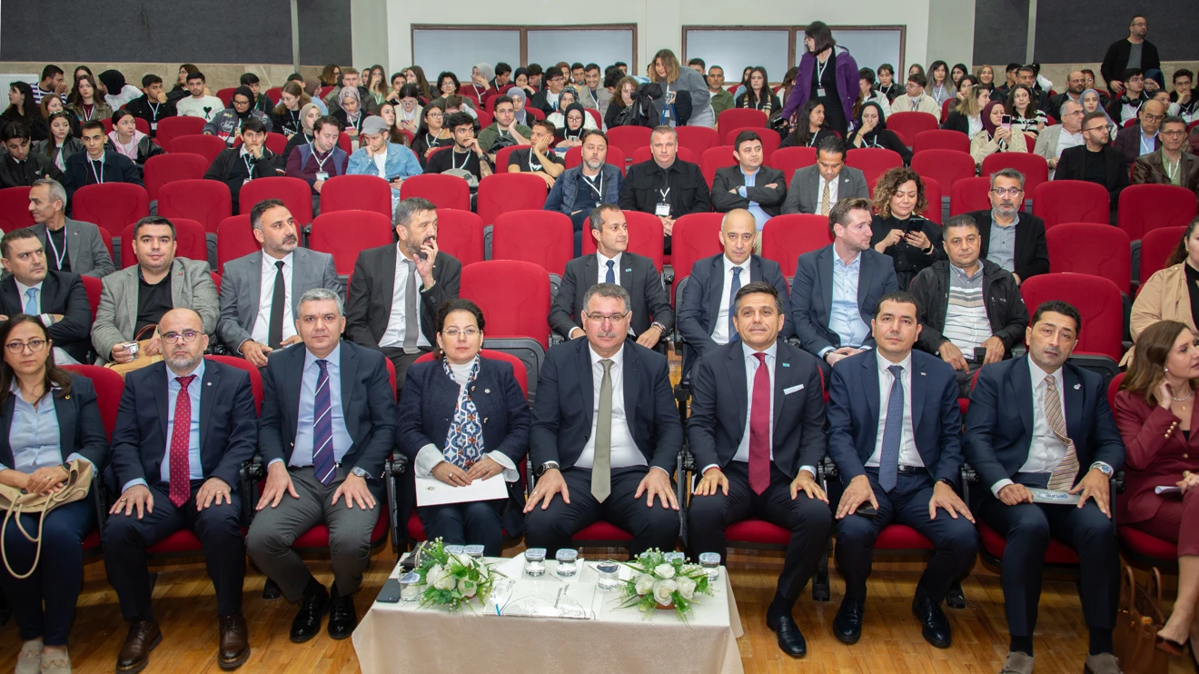 Ayakkabı sektörünün geleceği panelde tartışıldı